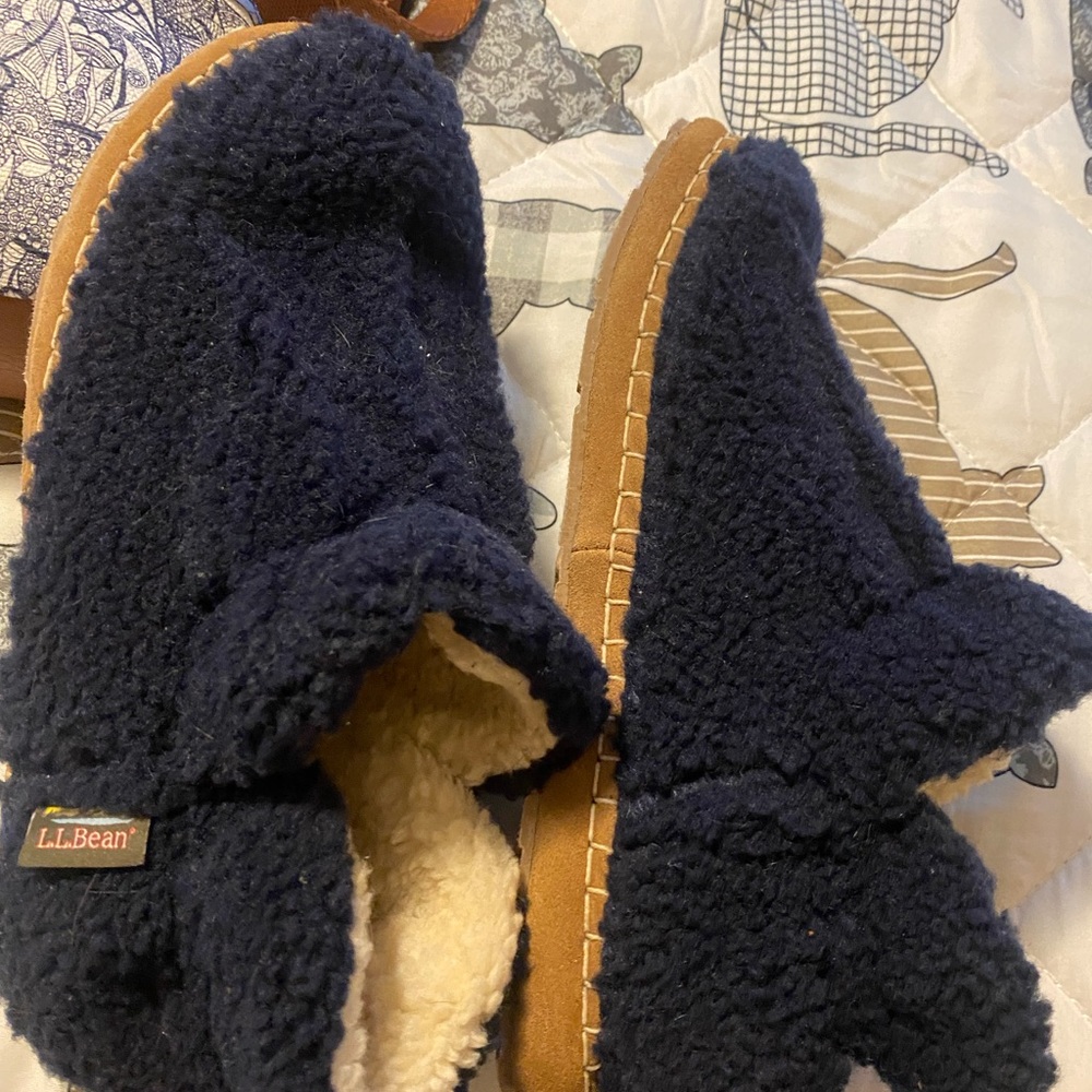 LL Bean Size 9 Woman’s Slippers